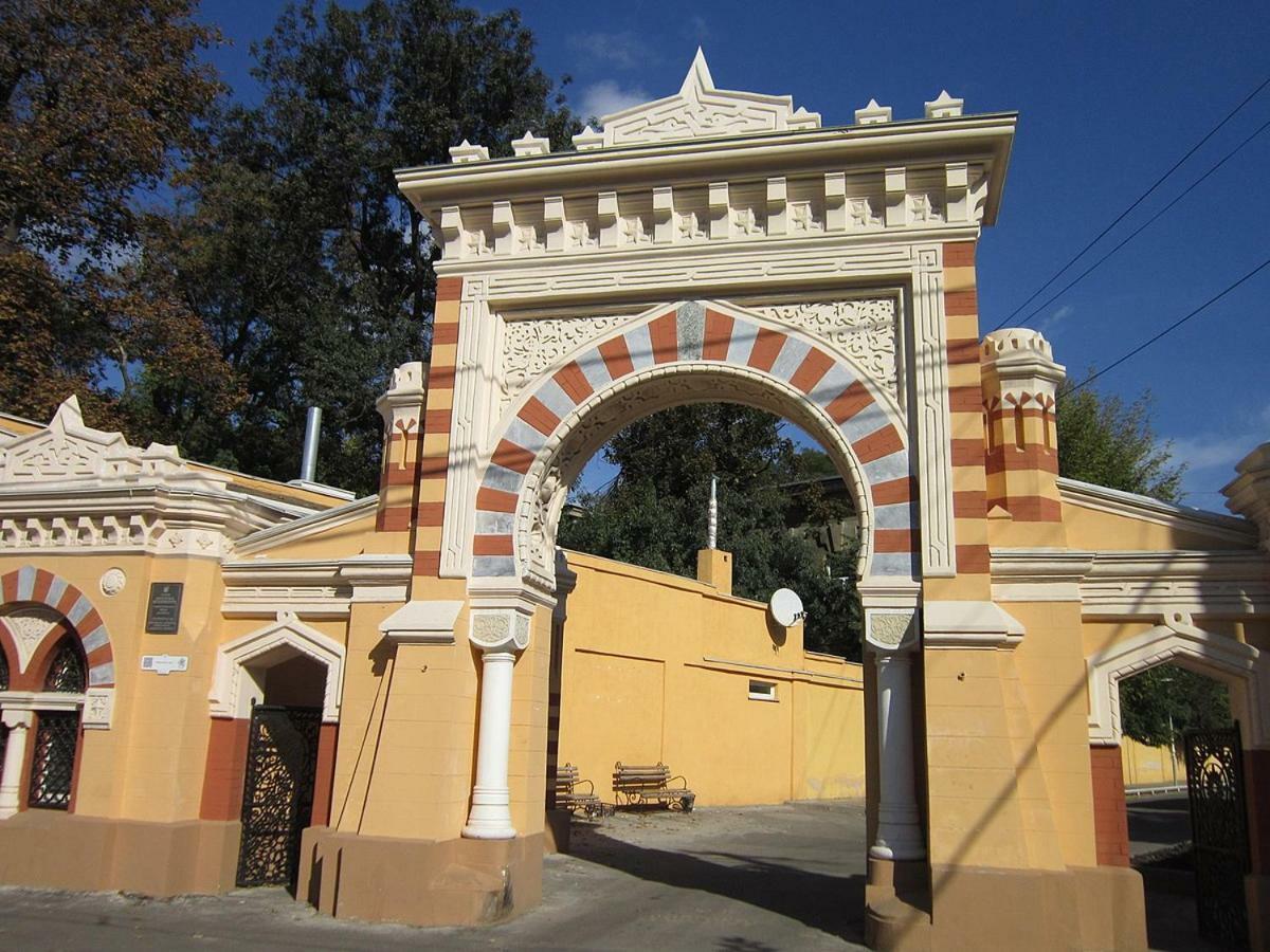 Студия С Двориком В Отраде Odessa Buitenkant foto