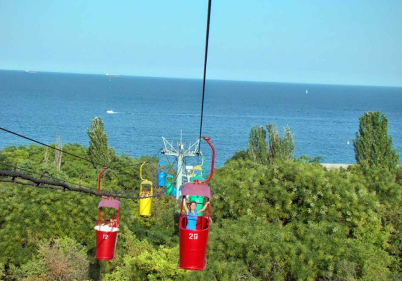 Студия С Двориком В Отраде Odessa Buitenkant foto